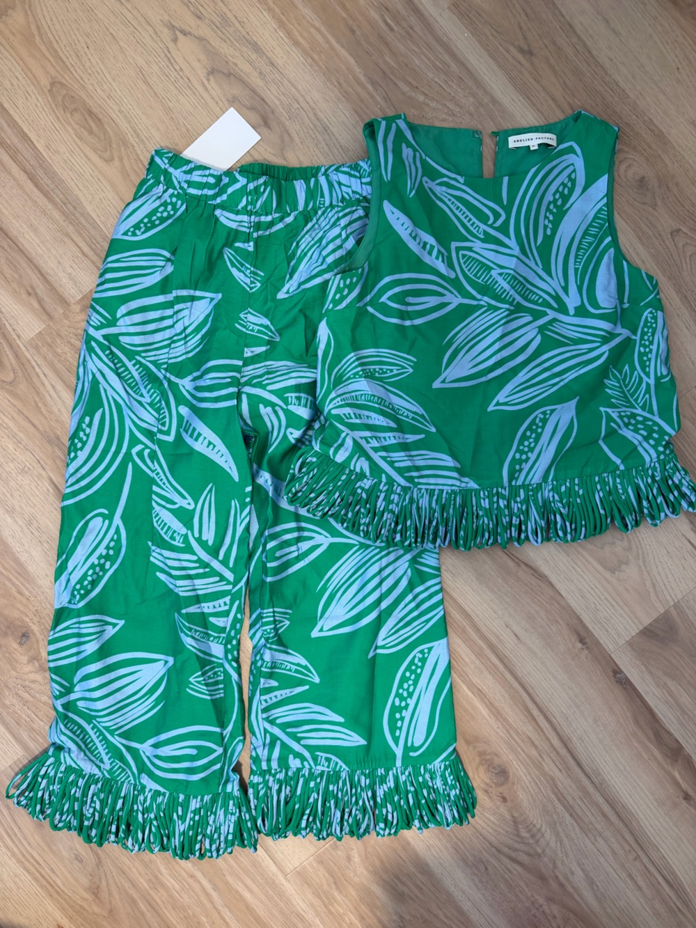 Green Leaf-Print Women’s Shorts